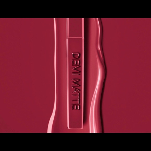 COPY - BACK IN STOCK HUDA BEAUTY Lip Duo - Picture 5 of 9